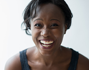 治疗：腭侧去腐，薄膜分隔邻牙，常规酸蚀，粘接，3M Z350树脂充填，抛光。